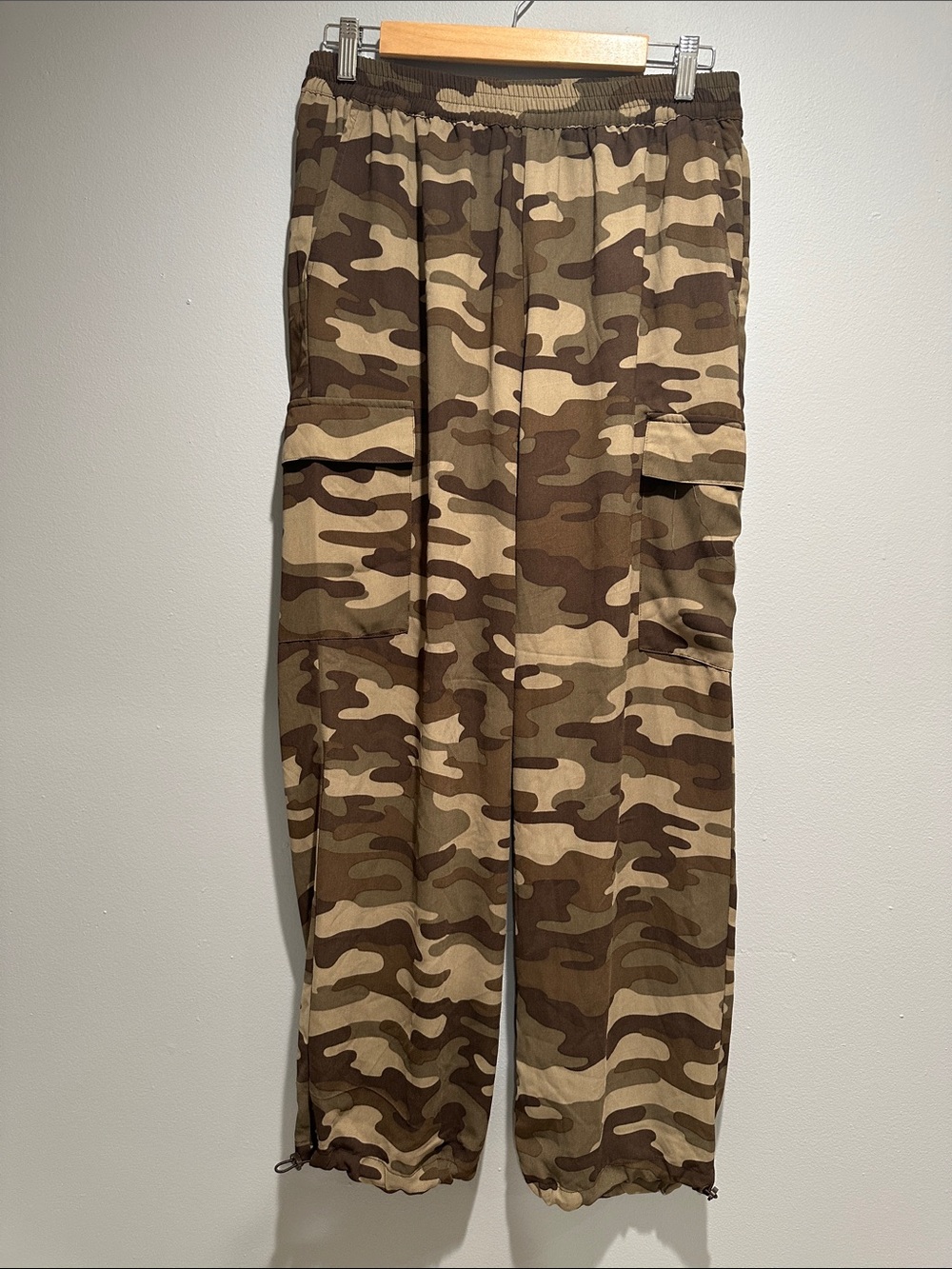 Women's Camouflage Cargo Pants - Brown Camo